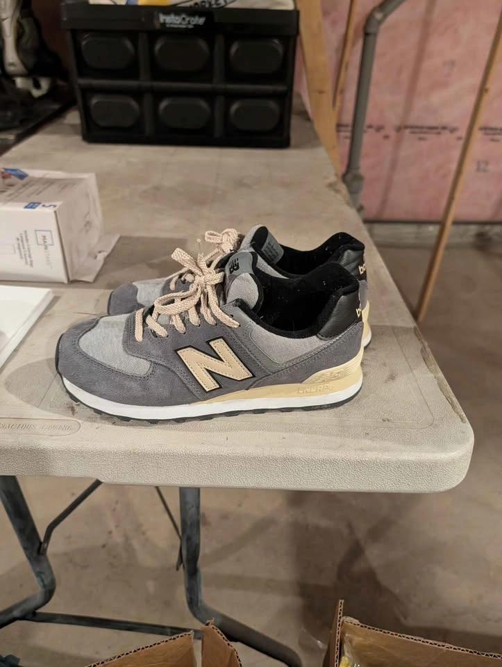 New Balance 574 Sneakers - Size 7 Men's / 8.5 Women's - photo 2