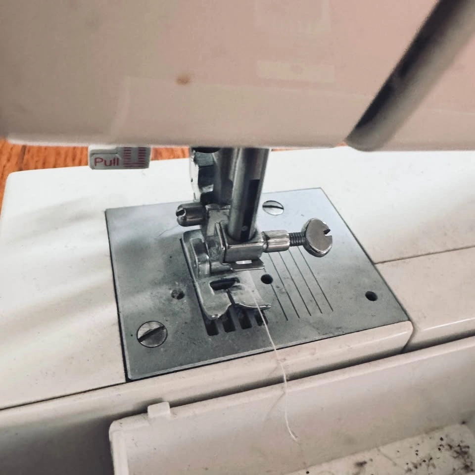 Shark Automatic Sewing Machine - photo 4