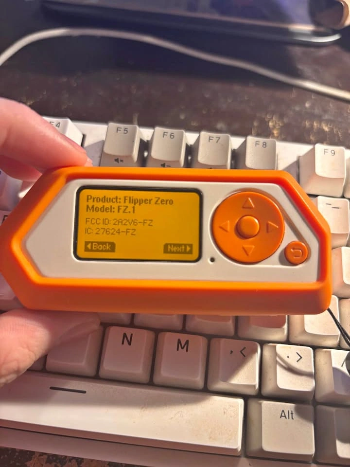 Flipper Zero FZ.1