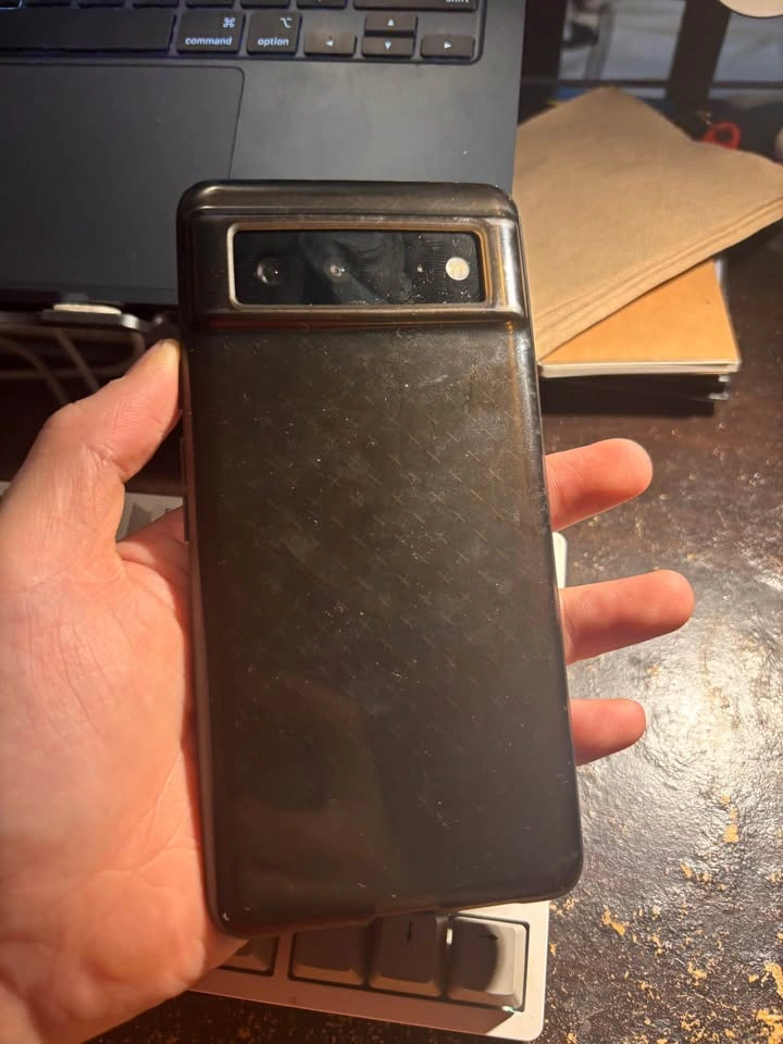 Google Pixel 6 Pro - Like New - photo 3