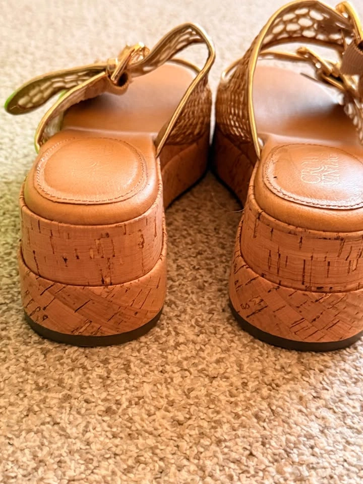 Women Summer wedge sandal in size 7M. - photo 3