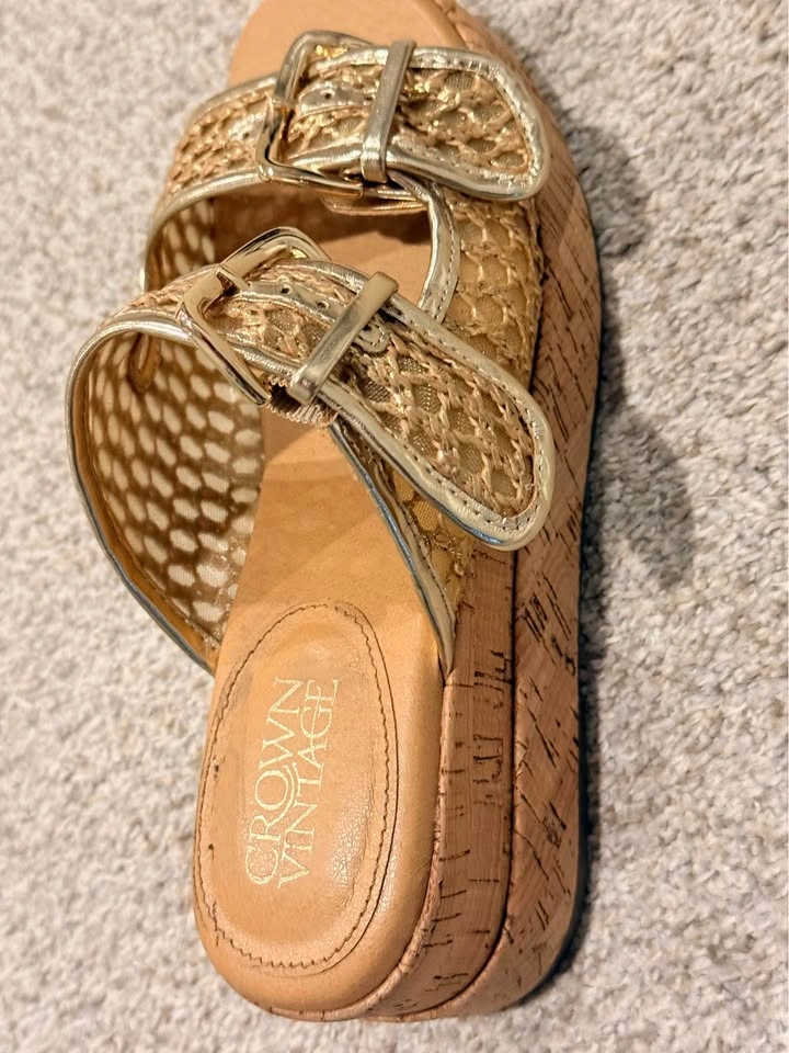 Women Summer wedge sandal in size 7M. - photo 5
