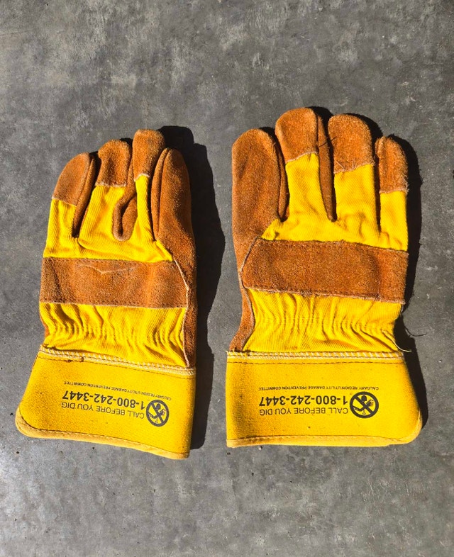 Bulk Lot: 14 Pairs Brand New Leather Work Gloves - photo 3