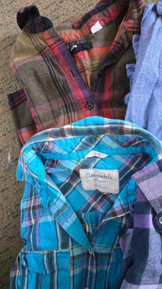 Euc button down ladies tops (sz medium) price for all - photo 4