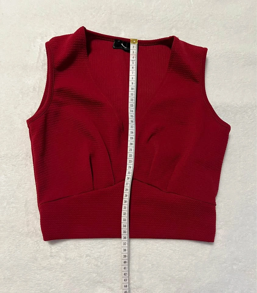 V-neck Sleeveless Tank Crop Top - photo 3