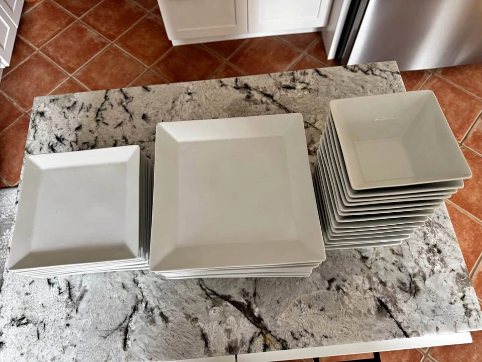 Plates (Dinner, salad, bowls) 14 each