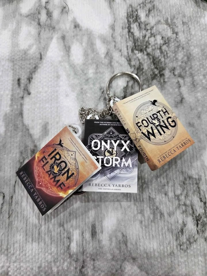 Customized mini book keychain