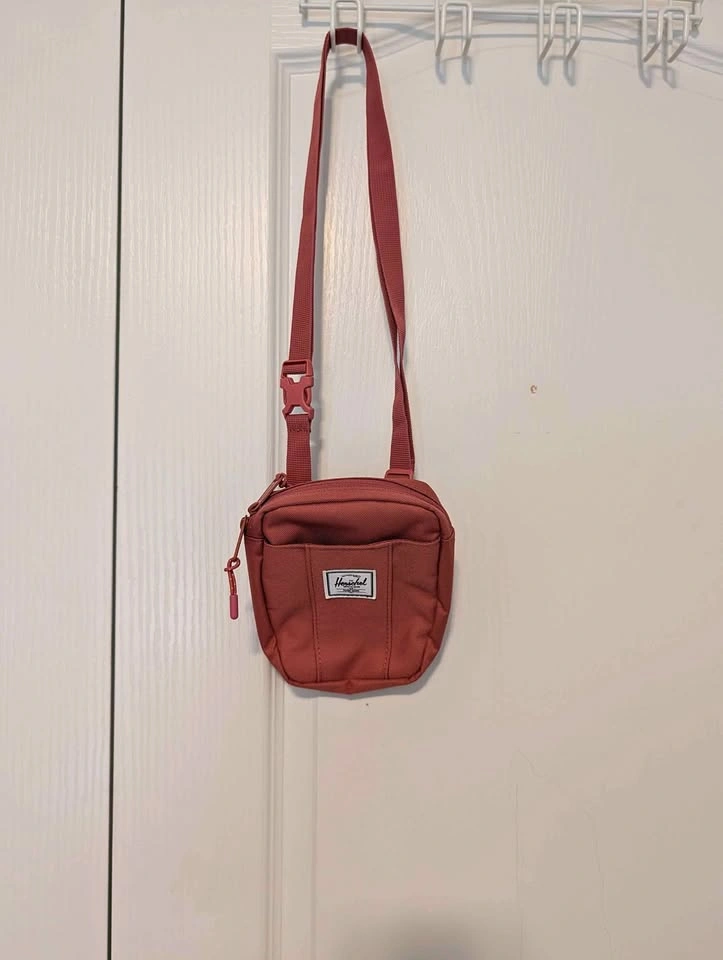 Herschel Sinclair Small Crossbody Bag