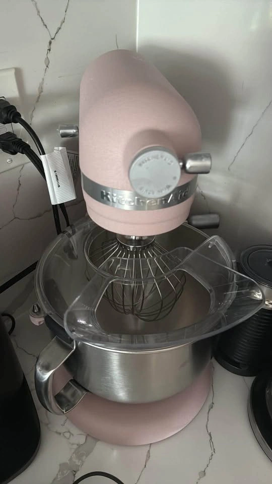 NEW KitchenAid 7QT Bowl Lift Stand Mixer - Feather Pink - photo 3