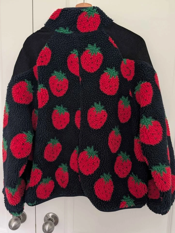 New In Strawberry Fleece Zip-Up Jacket - Size - M - photo 2