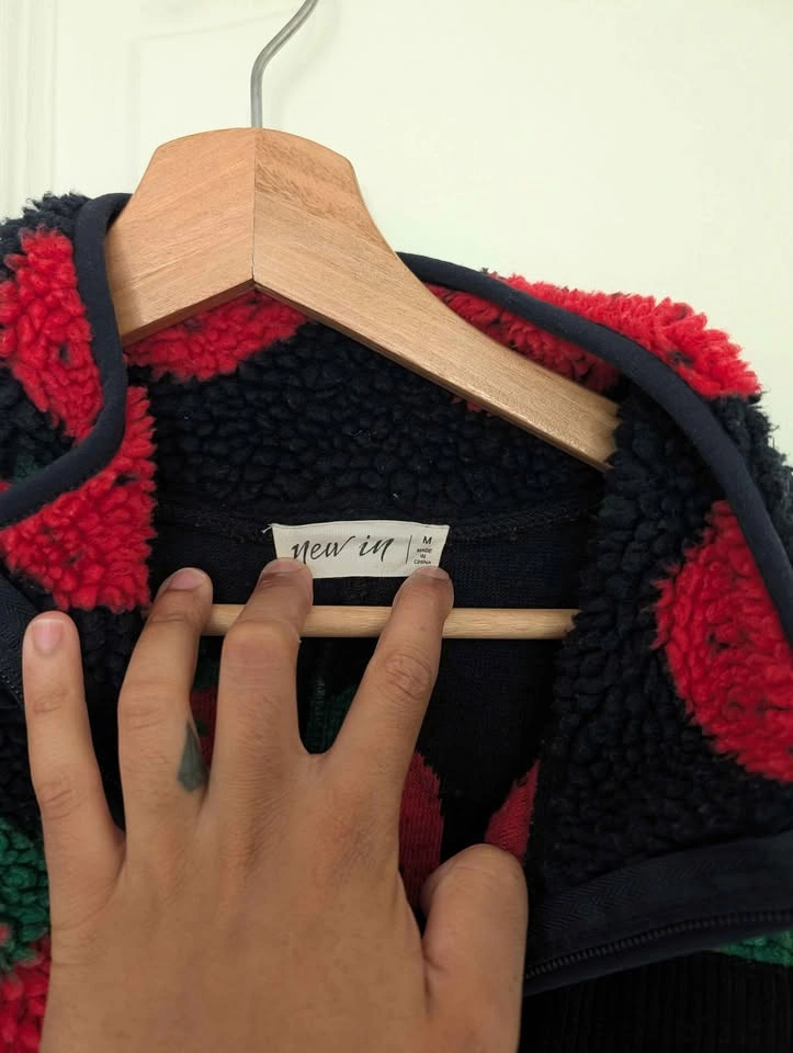 New In Strawberry Fleece Zip-Up Jacket - Size - M - photo 3