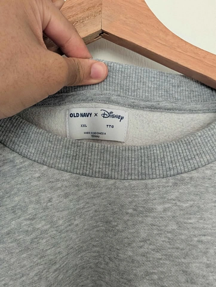 Old Navy x Disney Mickey Mouse Canada Sweatshirt - XXL - photo 3