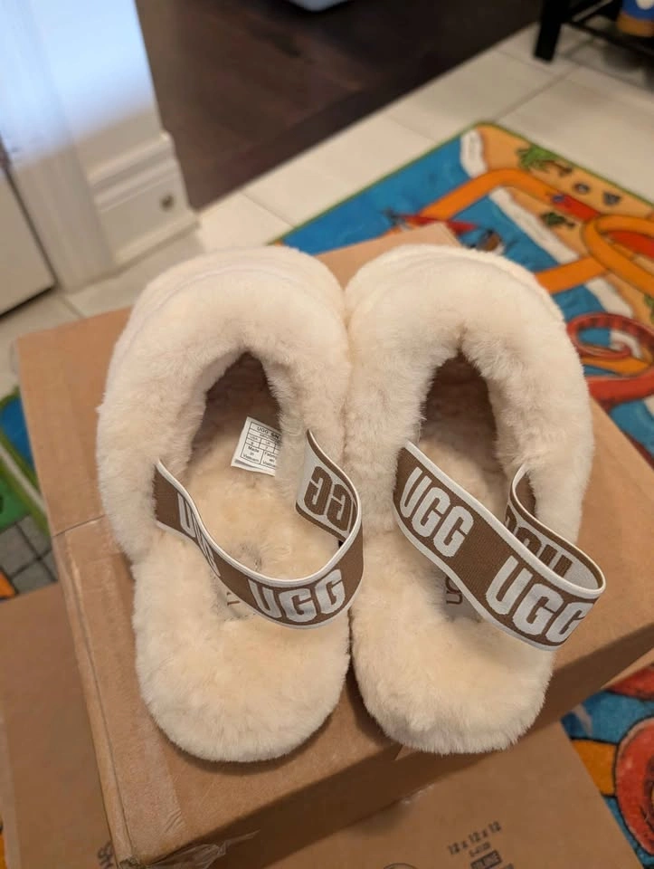 UGG Fluff Yeah Slides - Size 9 - photo 3