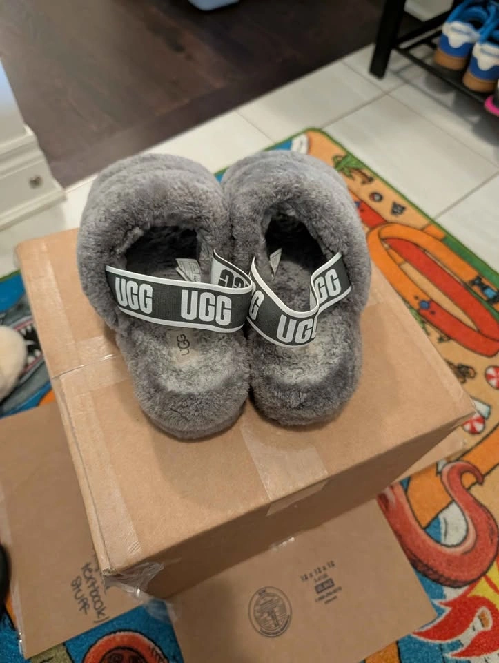 UGG Fluff-Yeah Slides - Size - 9 - photo 2