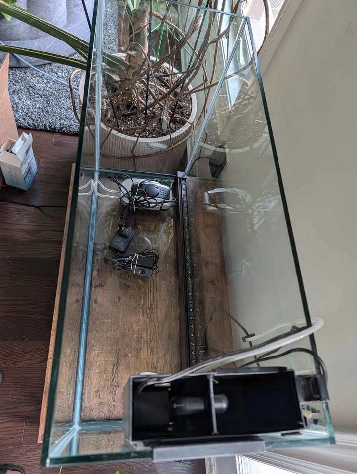 Top Fin 32 Gallon Aquarium (please read description) - photo 3