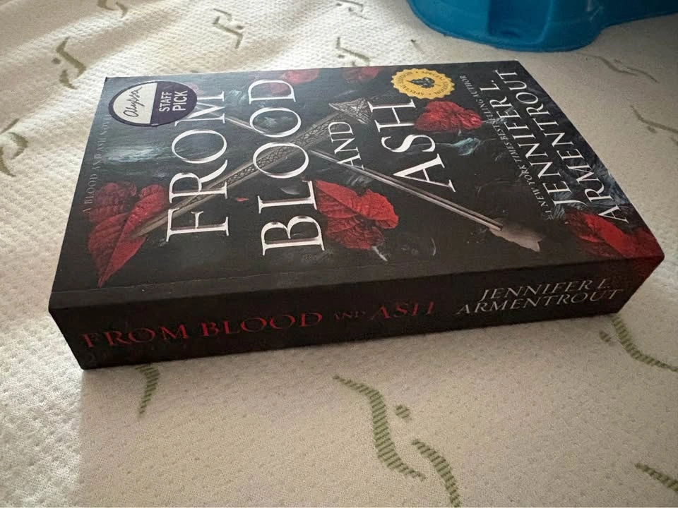 From Blood and Ash by Jennifer L. Armentrout - photo 2