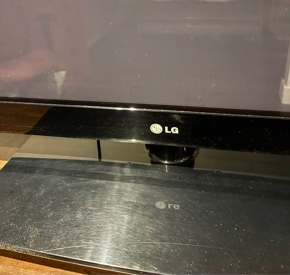 LG Television plasma 50” - photo 2
