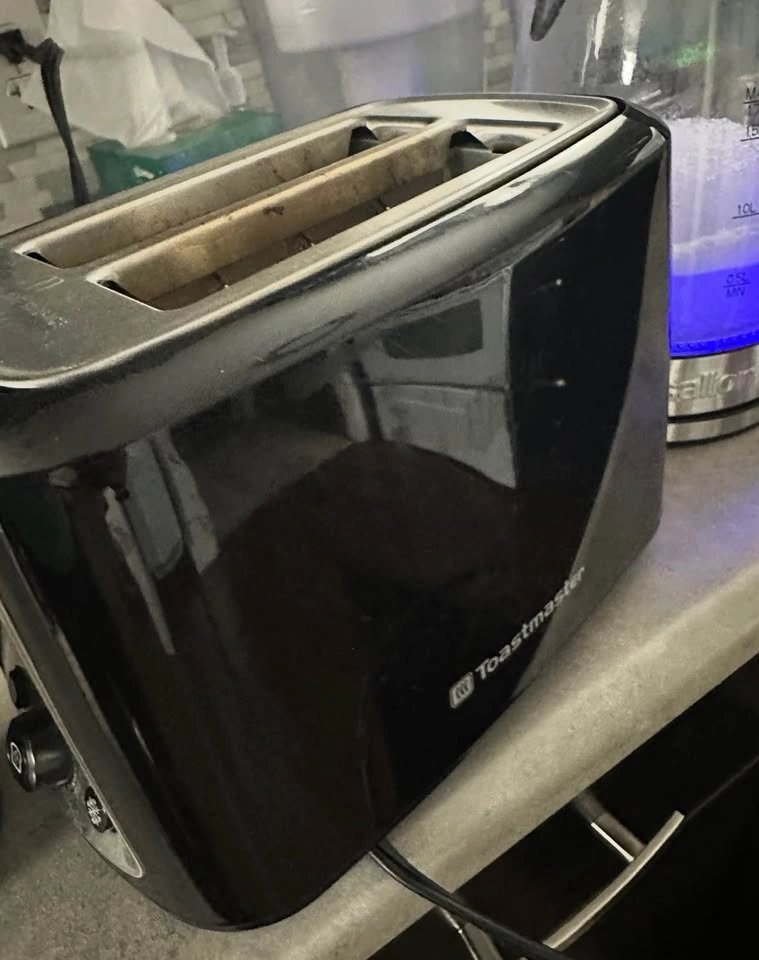 1. 4 bagel 🥯 and bread 🍞 toaster 2 toasters - photo 2