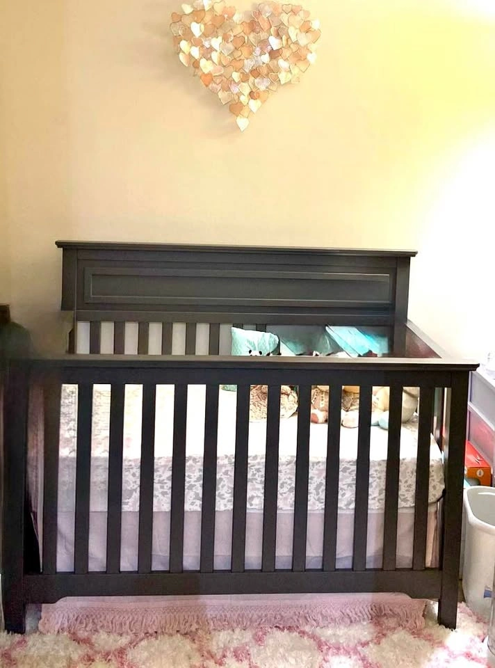 DaVinci Crib + Mattress + NEW Conversion Kit