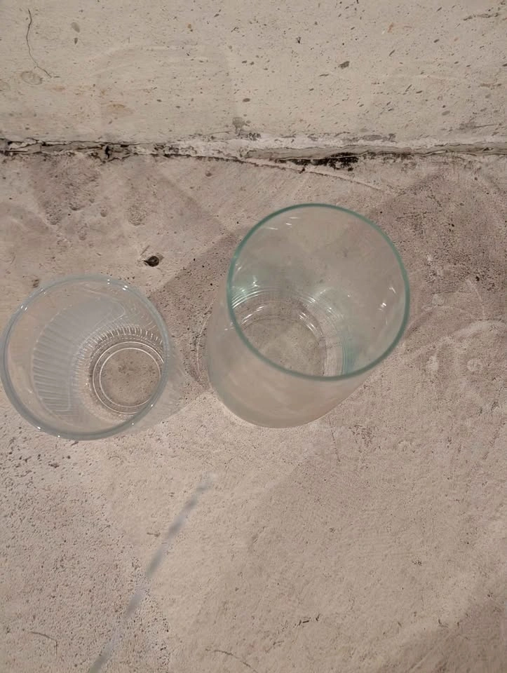 Clear Glass Ribbed and Tapered Vase Set - photo 2