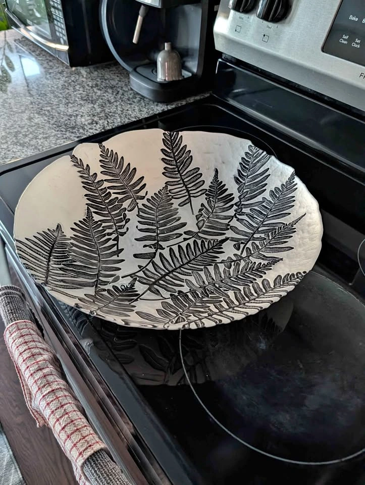 Decorative Glass Fern Leaf Bowl