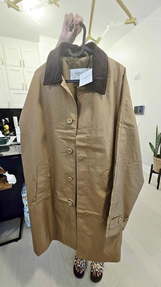 Brand New American Eagle Trench Coat. Size M.
