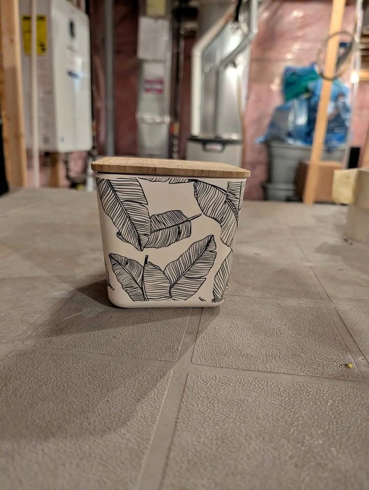 Leaf Pattern Storage Canister with Bamboo Lid