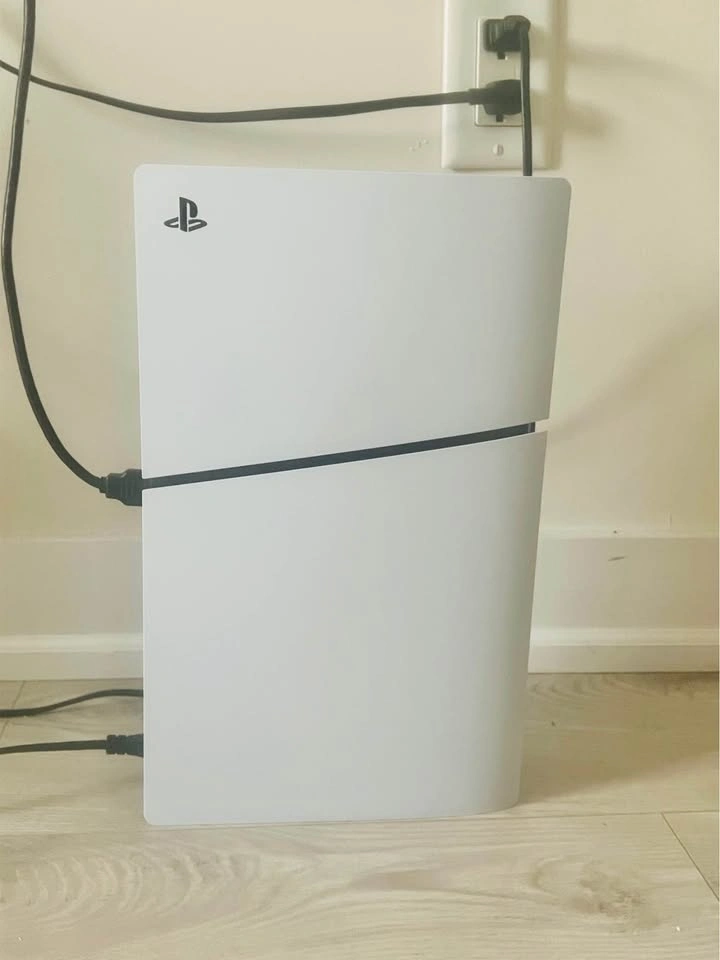 PS5 1 TB + 2 Controllers and games - photo 3