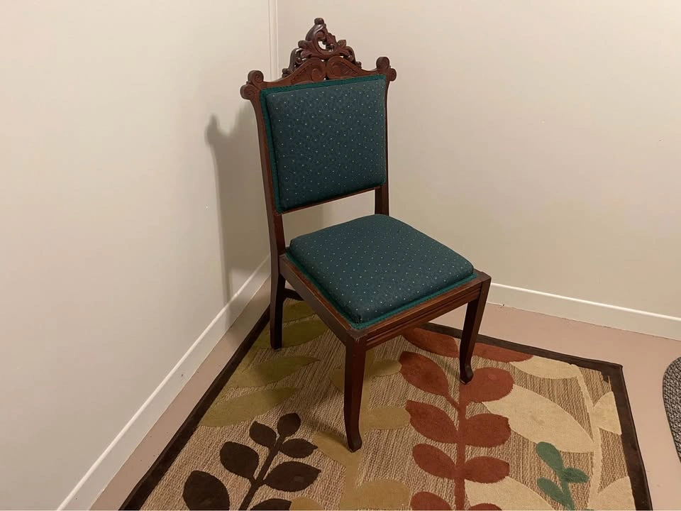 Vintage wooden chair - photo 2