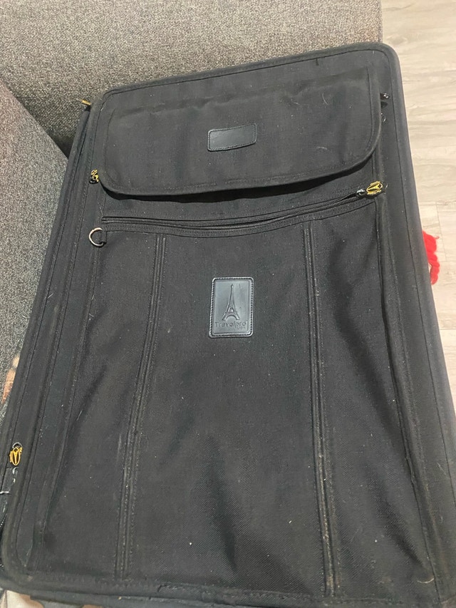 Travelpro suitcase (measurements in pics) - photo 2