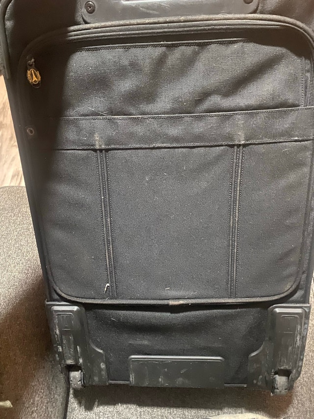 Travelpro suitcase (measurements in pics) - photo 3