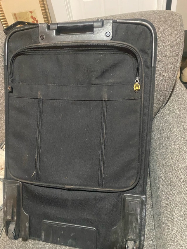 Travelpro suitcase (measurements in pics) - photo 4