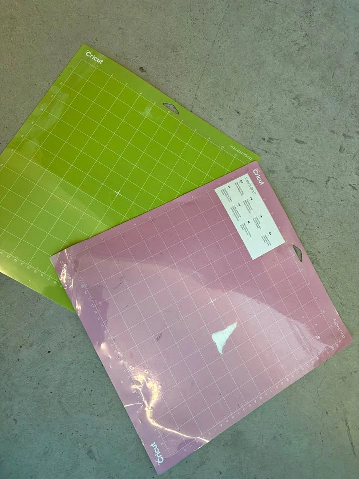 Cricut StandardGrip and FabricGrip Cutting Mats