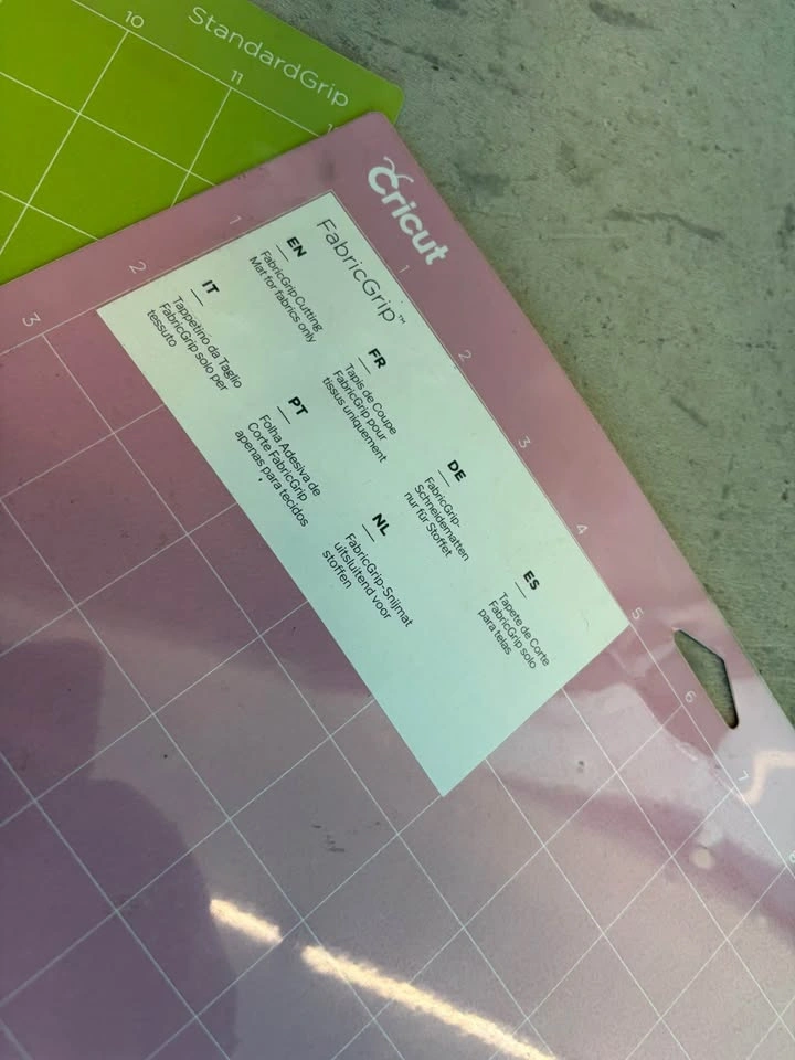 Cricut StandardGrip and FabricGrip Cutting Mats - photo 2