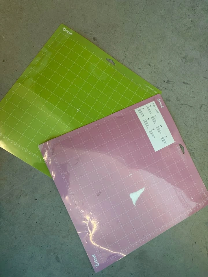 Cricut StandardGrip and FabricGrip Cutting Mats - photo 3