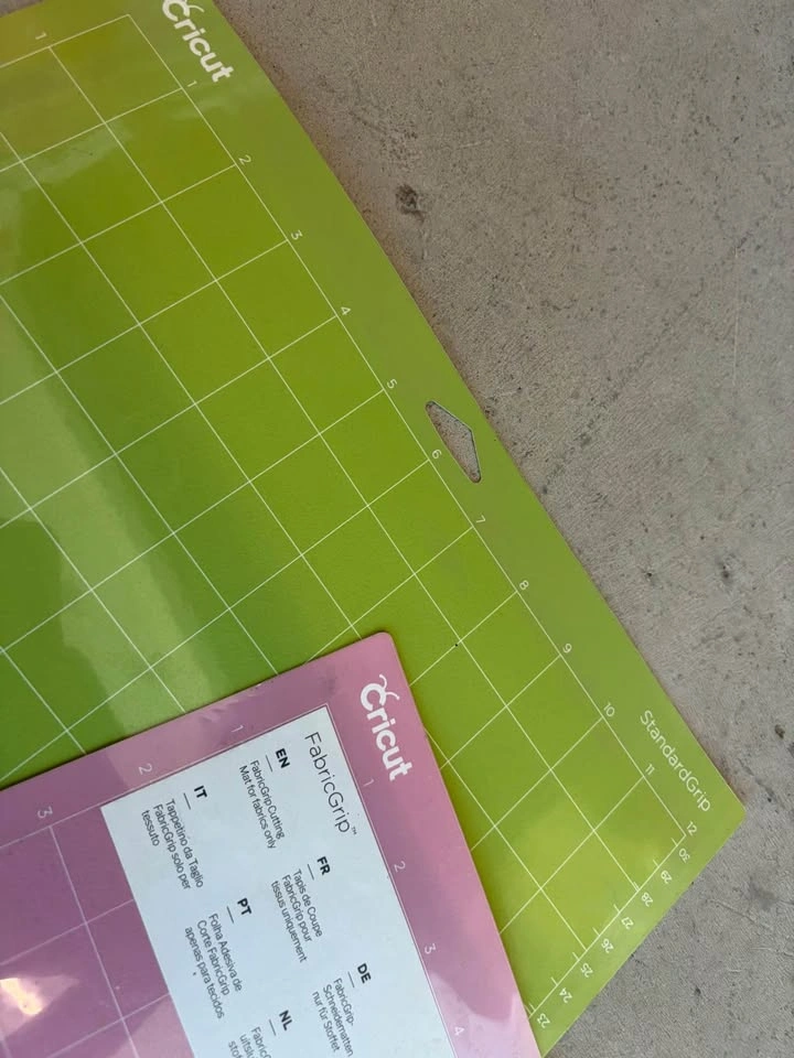 Cricut StandardGrip and FabricGrip Cutting Mats - photo 4