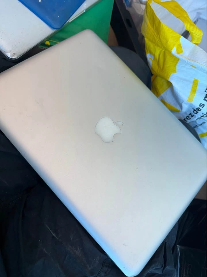 Apple MacBook Pro - photo 3