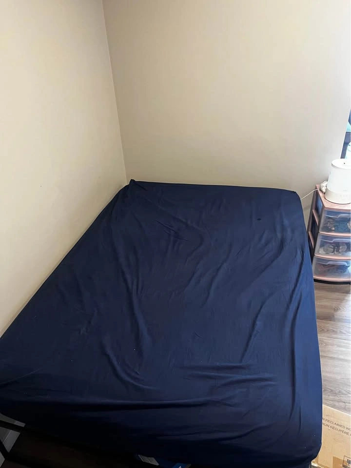 Sealy Mattress Double/Full Bed with Frame - photo 2