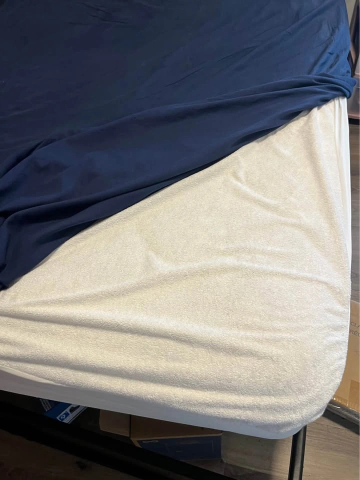 Sealy Mattress Double/Full Bed with Frame - photo 3