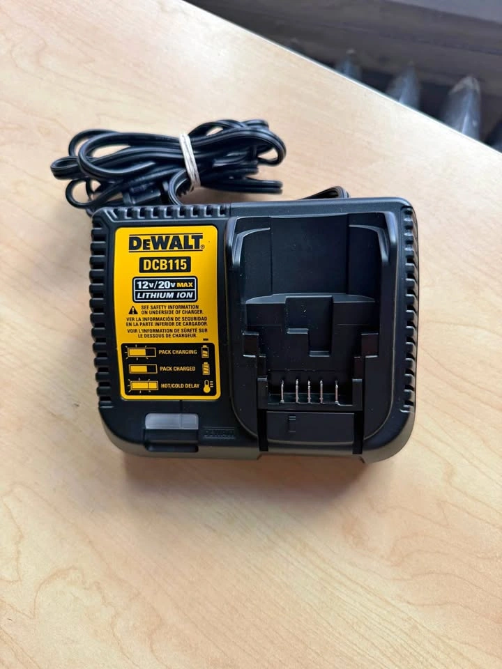 DEWALT DCB115 Battery Charger (12V / 20V MAX)
