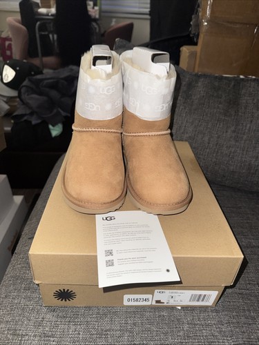 Kids UGG Mini Bailey Bow II Boot - Chestnut Suede, Size 1 US
