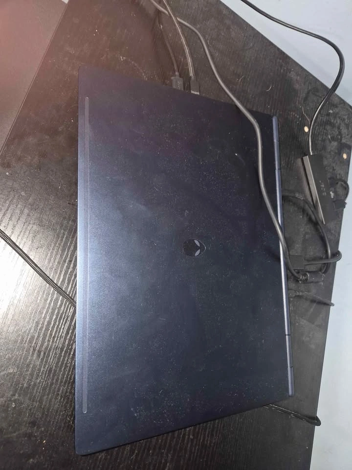 Alienware Aurora 16 laptop - photo 2