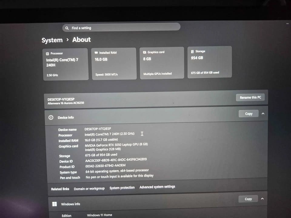 Alienware Aurora 16 laptop - photo 3