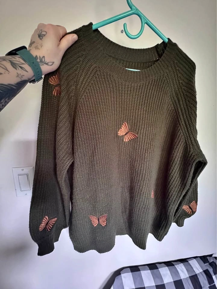 SHEIN Curve Butterfly Embroidered Sweater