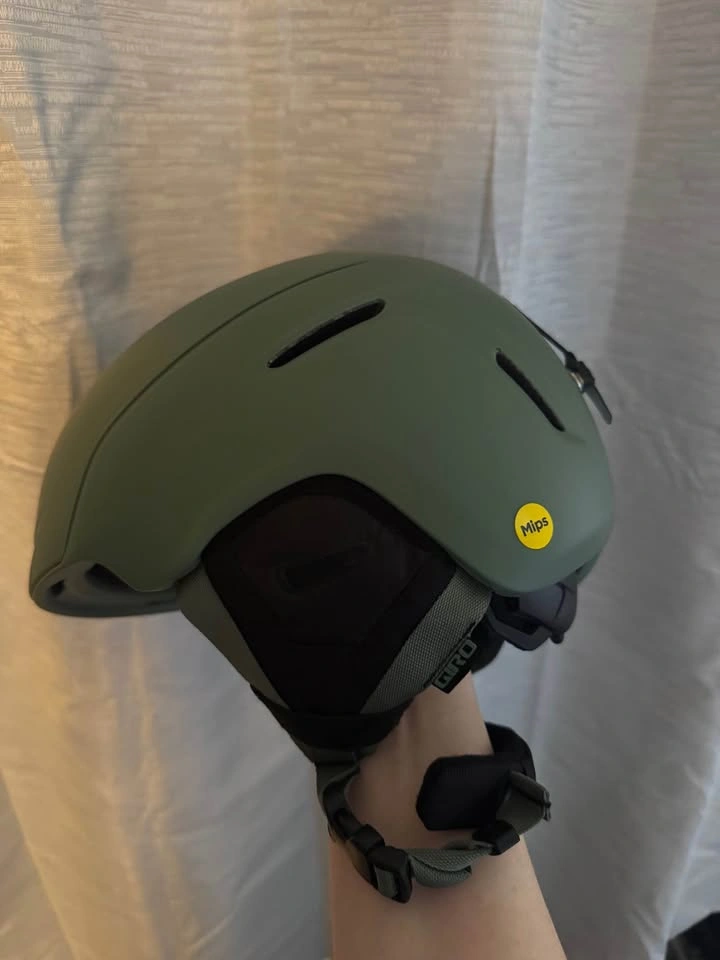 Giro MIPS Helmet – Medium | Like New!
