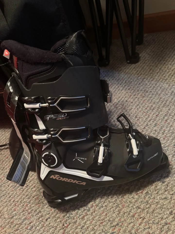 Nordica ski boots - photo 4
