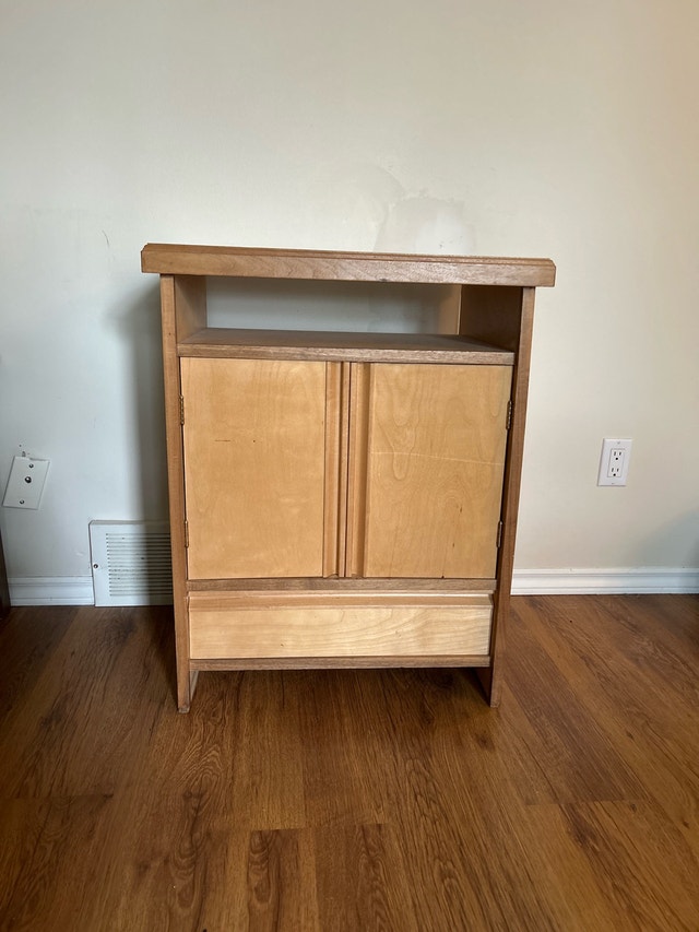 Cabinet with drawer