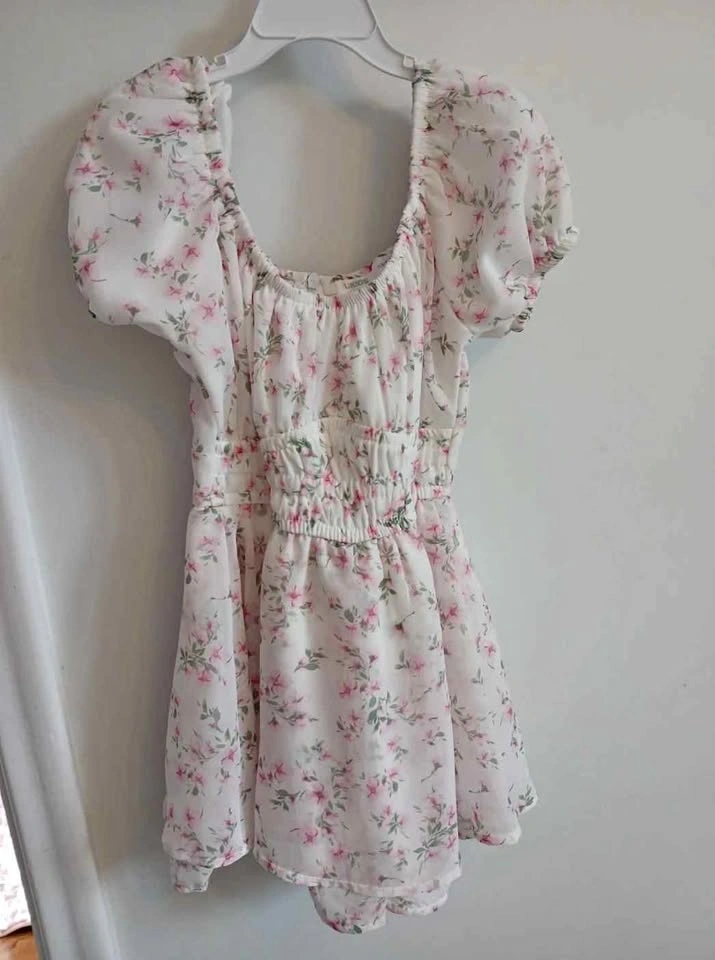 Girls off shoulder romper size XS (6)