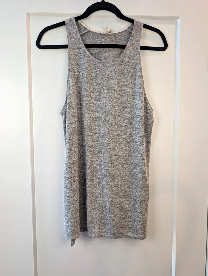 Aritzia Wilfred Free Heather Grey Tank Size Medium