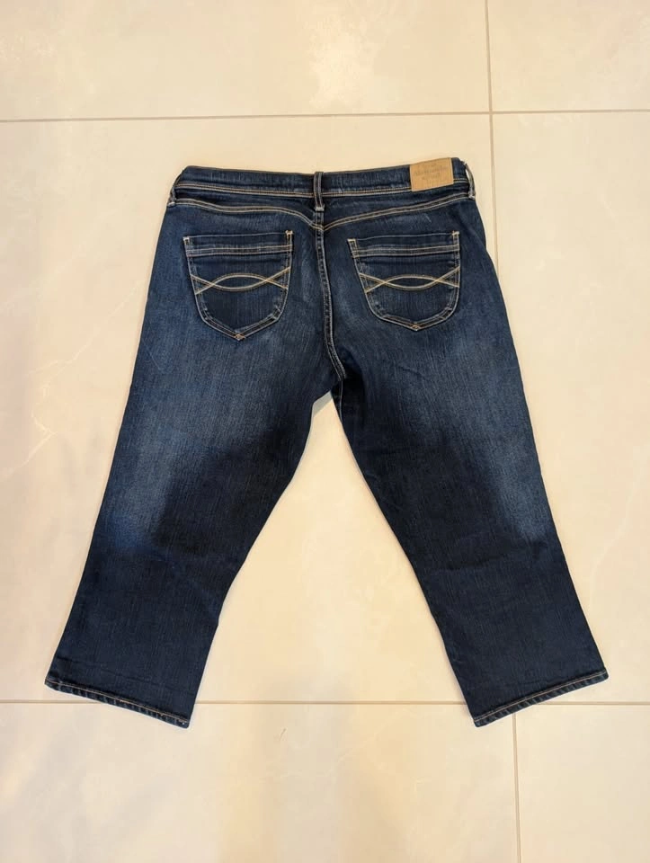 Abercrombie & Fitch Women's Size 8 Dark Wash Stretch Capris - photo 5